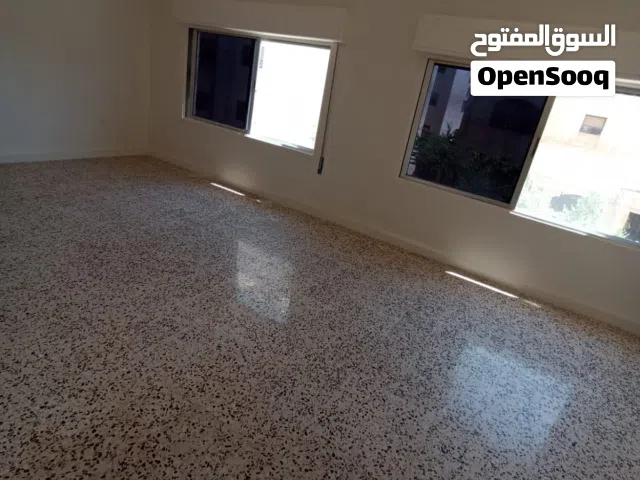 شقه فارغة او مفروشة للايجار في منطقة الكرسي قرب اسواق السلام ومجمع الاعمال