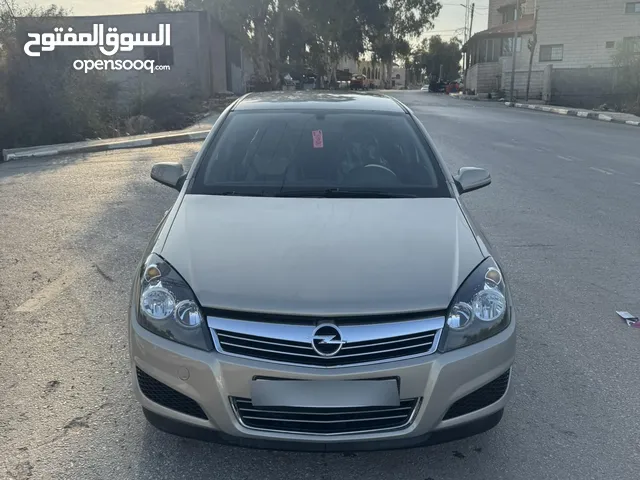 اوبل استرا موديل 2006