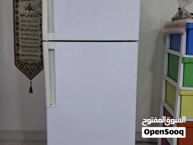 ثلاجة Whirlpool  400 لتر  مستعملة بحالة جيدة جدا  السعر 45 دينار  قابل للتفاوض البسيط لدواعي السفر