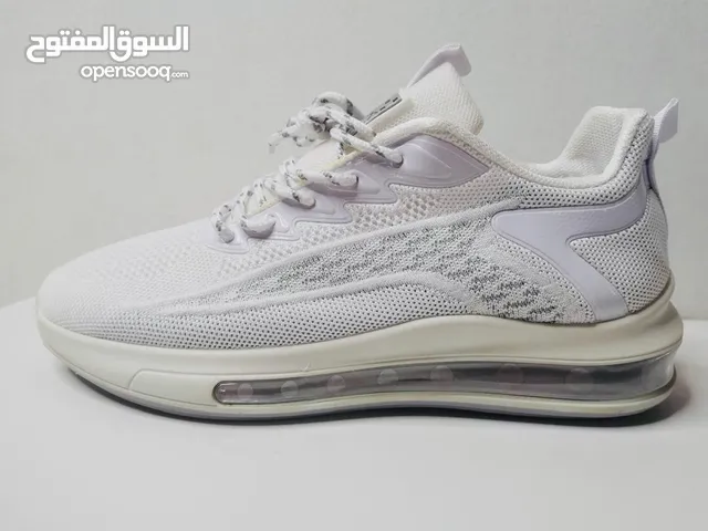 44 Sport Shoes in Tripoli