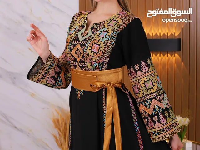 موديل جديد ثوب وبأجمل الآلوان تطريز فخم جداً متوفر لجميع الأحجام لغاية وزن 110 قماش كريب