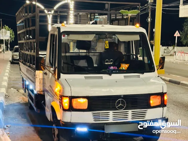 مرسيدس 410 موديل 1995