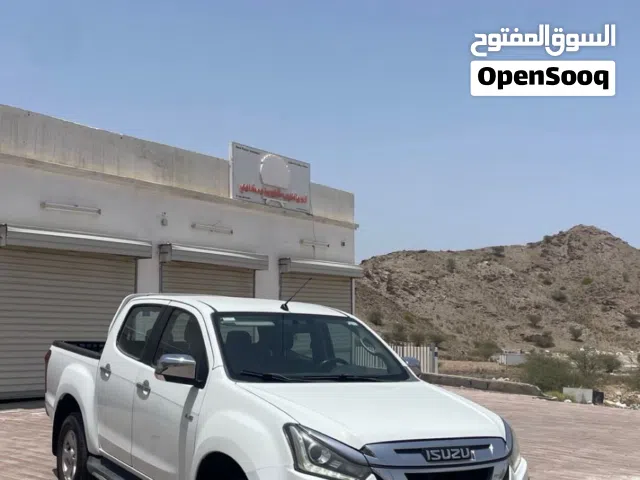 2020 ايسوزو D-ماكس Standard