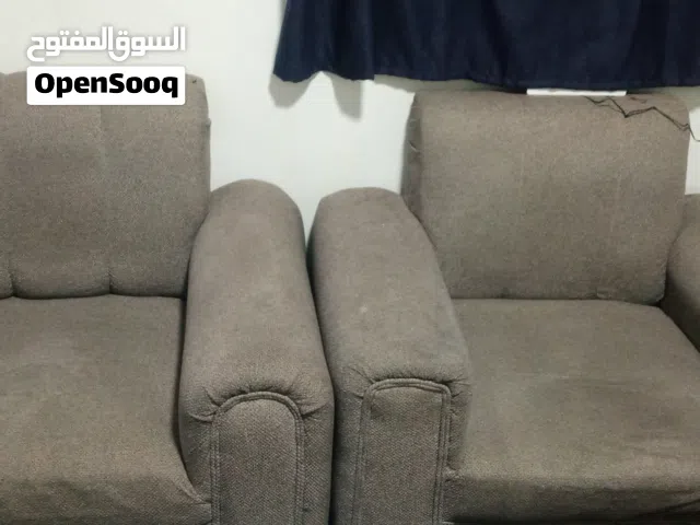 طقم كنب 7 مقاعد بحاله جيده للبيع بسعر مغري