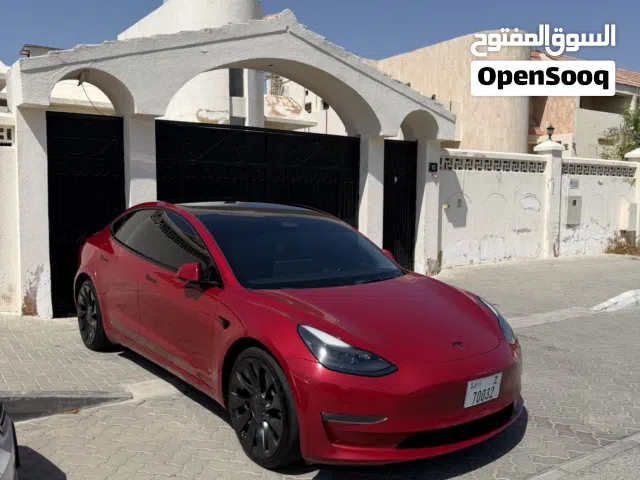 2022 تيسلا موديل 3 Performance