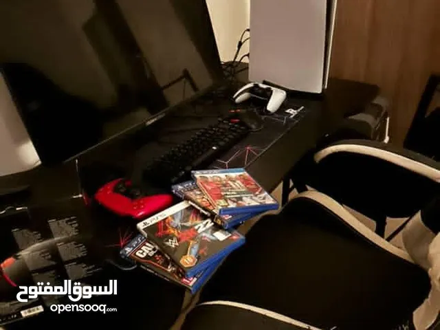 للبيع طاولة غيمنق شبه جديدة استعمال شهر وكرسين جديدة تماما في كراتين وشاشة جديدة