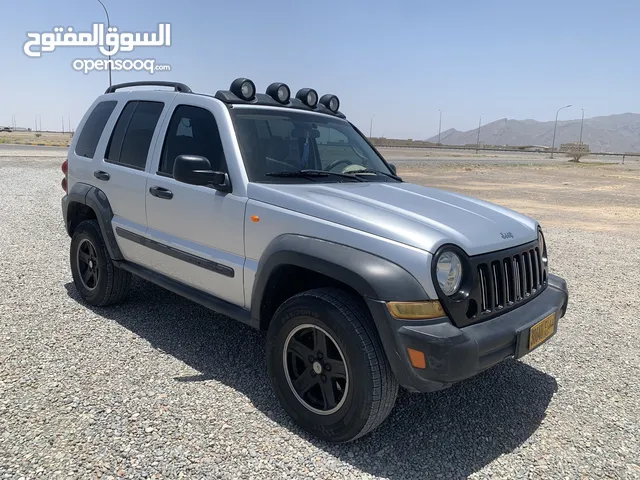 Used Jeep Liberty in Al Dakhiliya