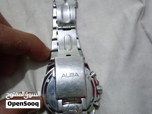 ادخل الا الصفحه الرئيسيه وتكد مواصفات الساعه