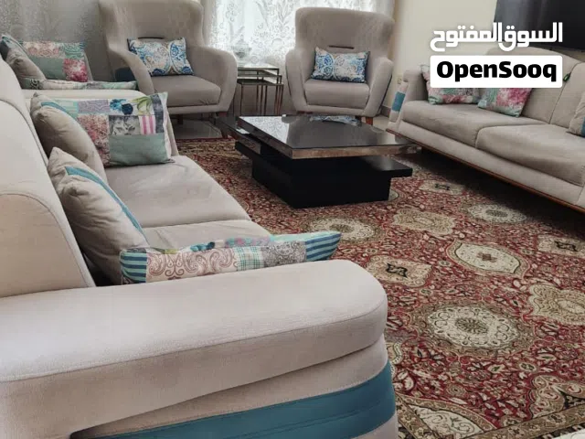 طقم جلوس بحالة جيدة جدا
