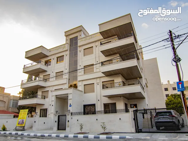 246 m2 4 Bedrooms Apartments for Sale in Amman Jubaiha