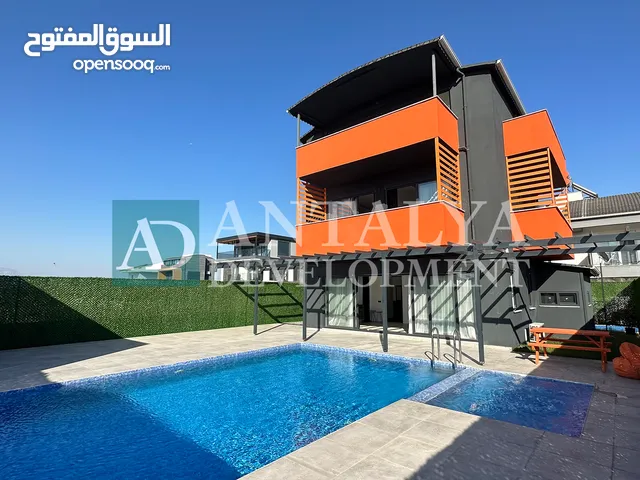 280 m2 4 Bedrooms Villa for Sale in Antalya Antalya