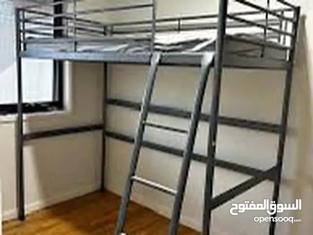 طاولة تلفزيون عدد 2 وتخت مفرد طابقي