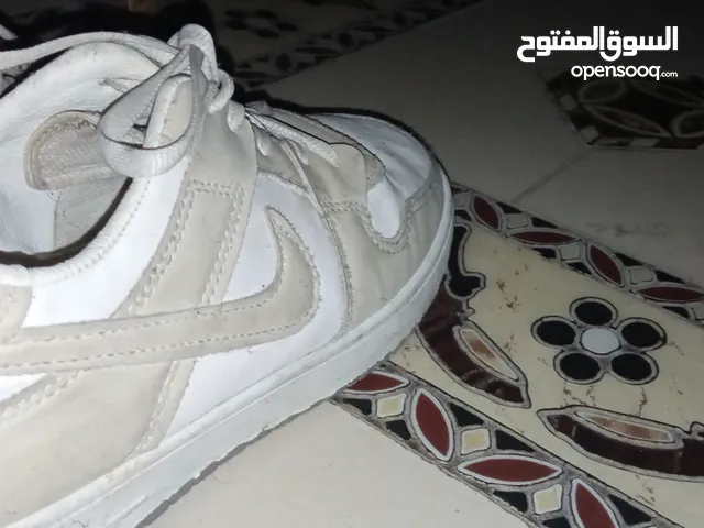 بوت نايكي نمرة 38 للبيع
