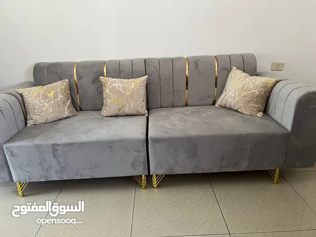 للبيع جلسة جديدة وسرير دورين مستعمل اقرأ الوصف