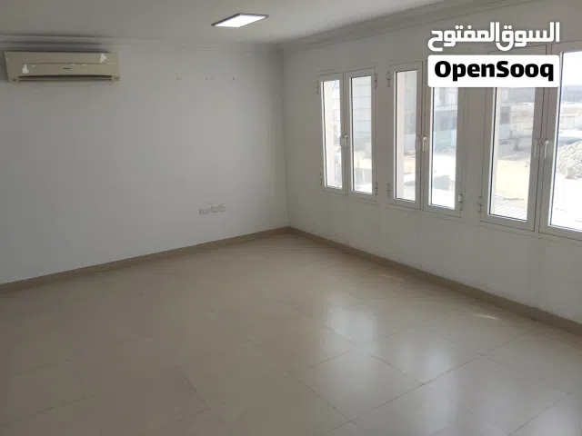 مكتب للإيجار متميز في منطقة حيوية.