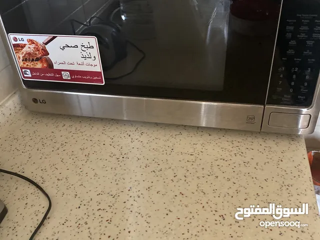 ميكروويف ال جي استعمال خفيف وبحالة ممتازة