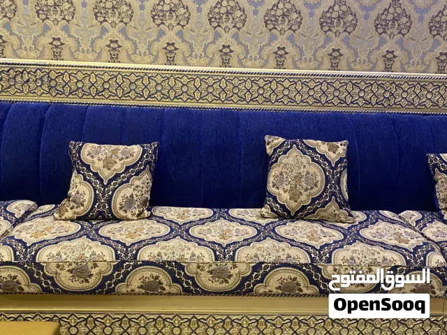 للبيع طقم مجلس بحالة ممتازة  For Sale: Elegant Majlis Set in Excellent Condition