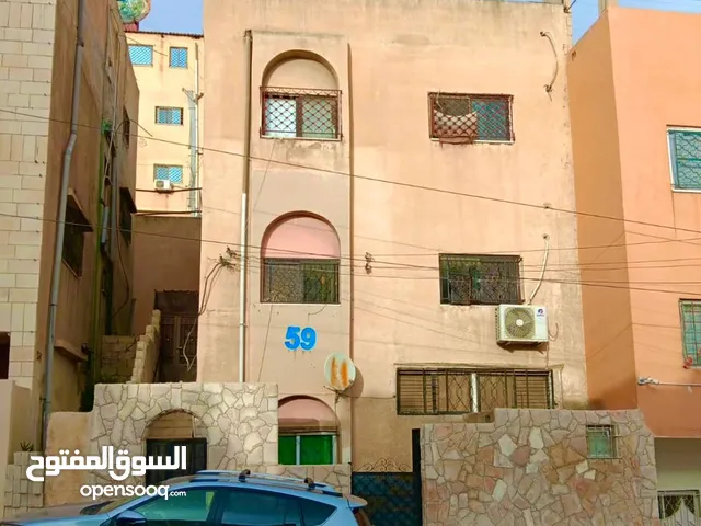 220 m2 More than 6 bedrooms Townhouse for Sale in Zarqa Al Autostrad