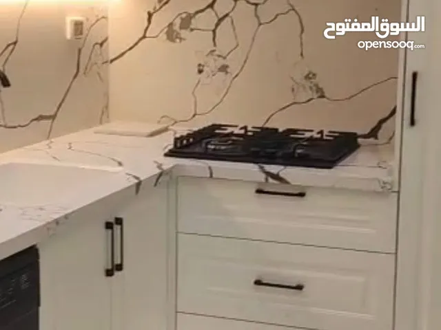 شقه فرش جديد للايجار في المصيون قرب برافو