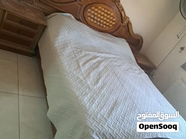 غرفة نوم زان ثقيل للبيع – متانة وجودة لا تُقارن بالغرف الحديثة للبيع غرفة نوم كاملة بحالة جيدة