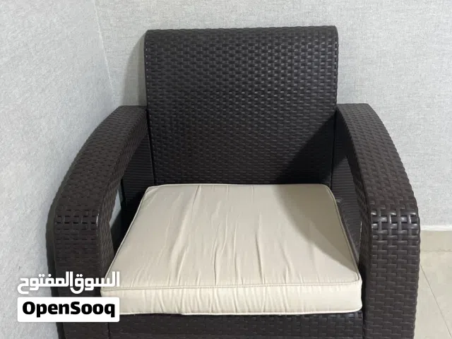 كرسي رتان خارجي مفرد – طقم حبتين بحالة ممتازة