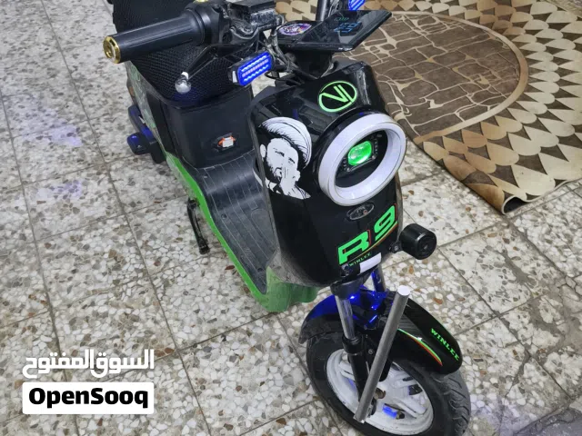 السلام عليكم دراجه ار 9 لون اسود نضيفه جدا مكفوله الدراجه تخبل ما تصرف شحن