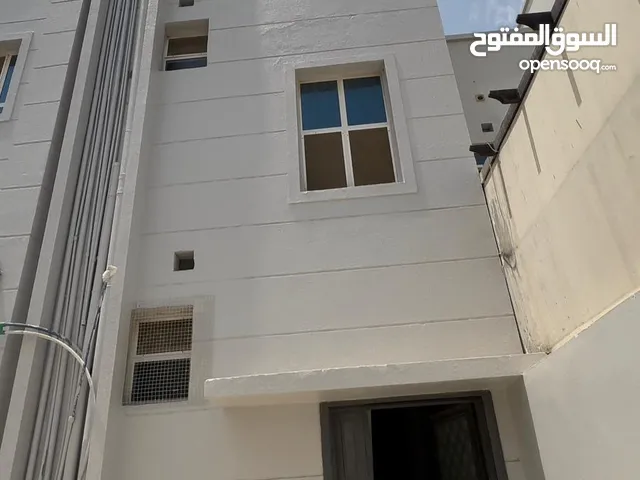 150 m2 3 Bedrooms Apartments for Rent in Muscat Al Maabilah