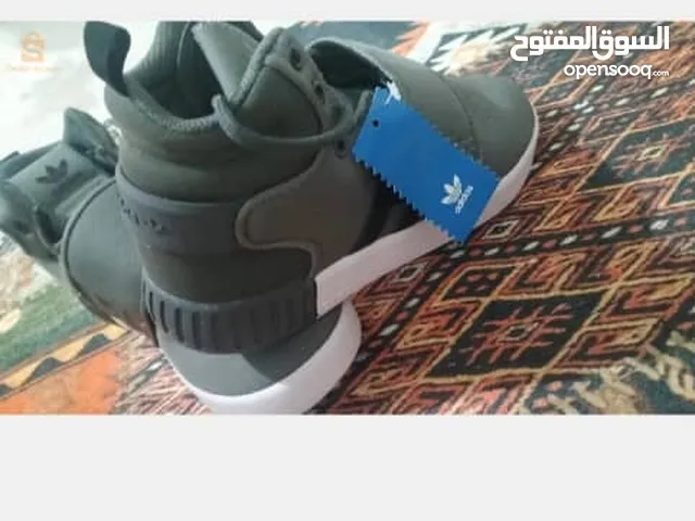 أديداس نسائي و رجلي قياس 39 و 41
