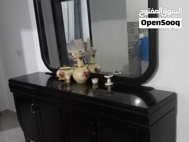 دلسوار (خزانه جانبيه مع مرآه كبيره)