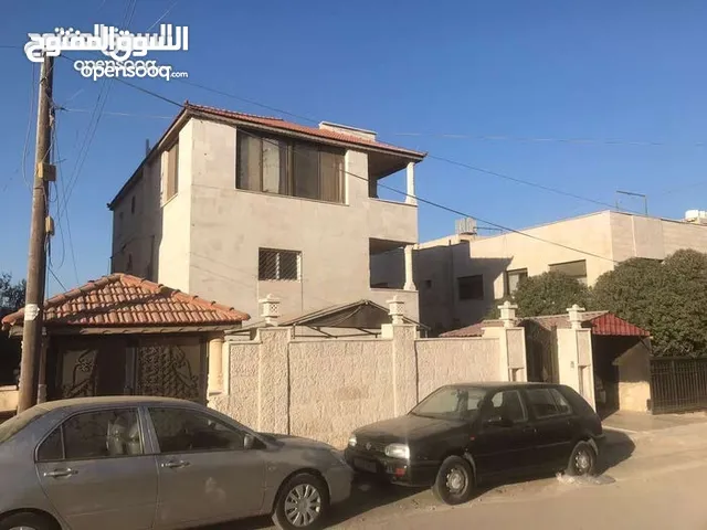 330m2 5 Bedrooms Villa for Sale in Irbid Al Hay Al Janooby