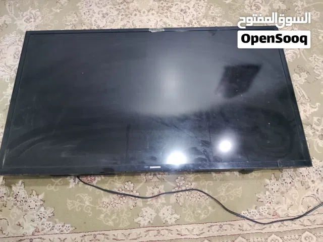 للبيع شاشة سامسونج حط سعرك وشيل الشاشة  مو سمارت