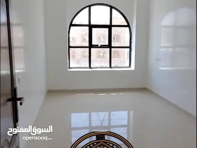 شقق تجاريه لوكس اول ساكن على شارع تعز الرئيسي عيادات/مكاتب /مختبرات