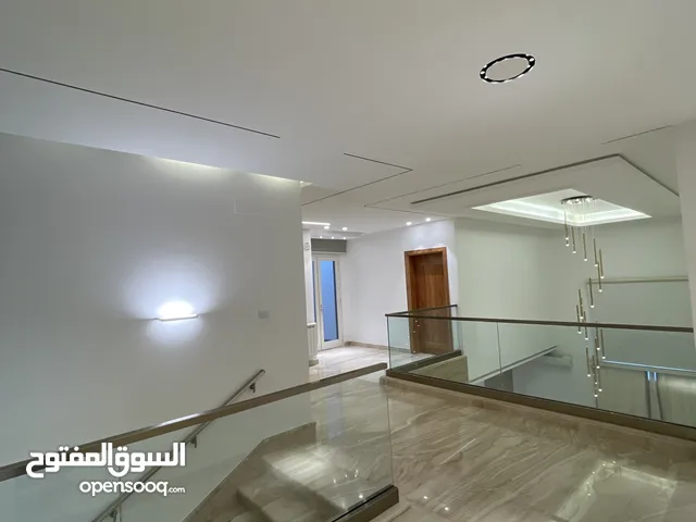 850 m2 More than 6 bedrooms Villa for Rent in Tripoli Al-Nofliyen