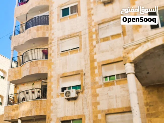 شقة مميزة للبيع في إربد – موقع حيوي وقريبة من جميع الخدمات بسعر مغري..........من المالك مباشرة .....