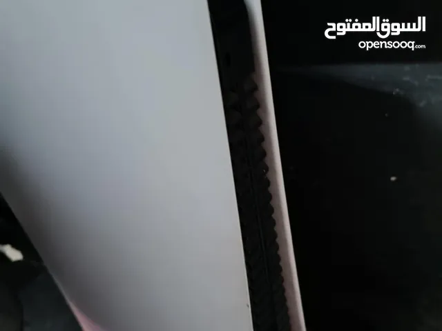 بلايستيشن 5 مستعمل مع الكرتونة بحالة جيدة