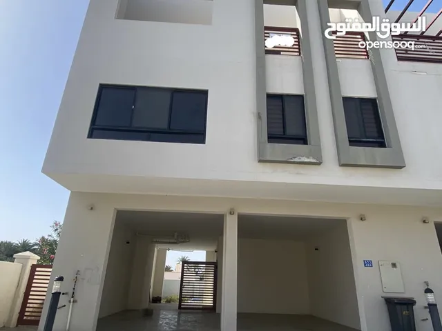 300 m2 3 Bedrooms Villa for Rent in Muscat Seeb