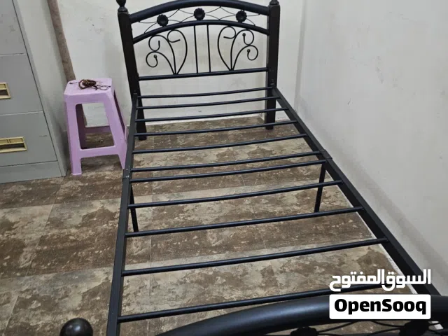 للبيع سرير شخص واحد