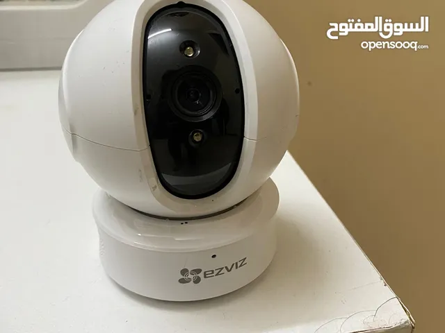 كامرة مراقبة نوع ezviz-ويفاي او اوير-صوت وصورة ونظام ليلي-تشتغل على الانترنت بث كامل واضح جدا