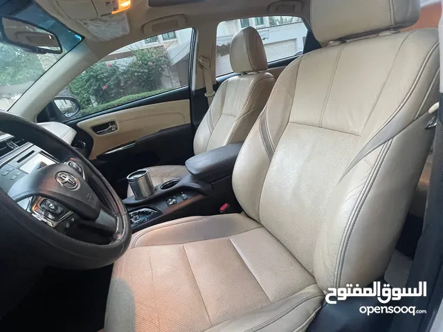Toyota Avalon 2015 in Southern Governorate