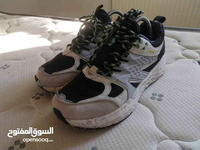 حذاء رياضي اصلي نوع qiaodan shoes للبيع بسعر مغري ، تفاصيل بالوصف