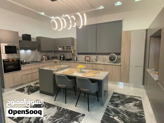 شقه للايجار في  فنيسيا
