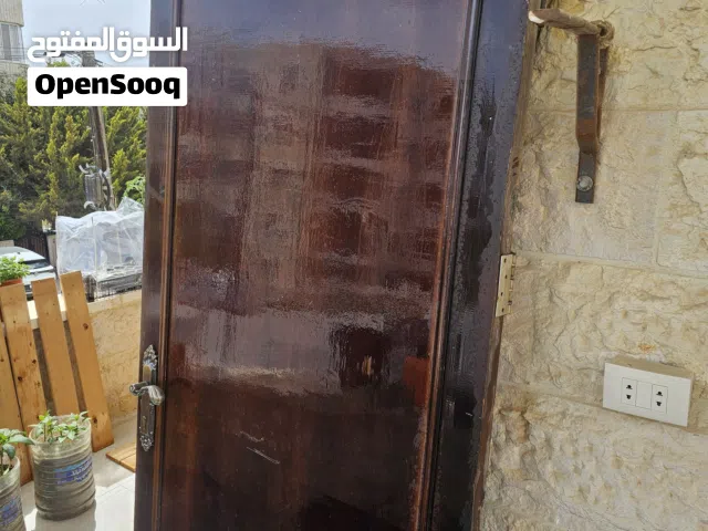 باب خشب داخلي مستعمل بحالة ممتازة