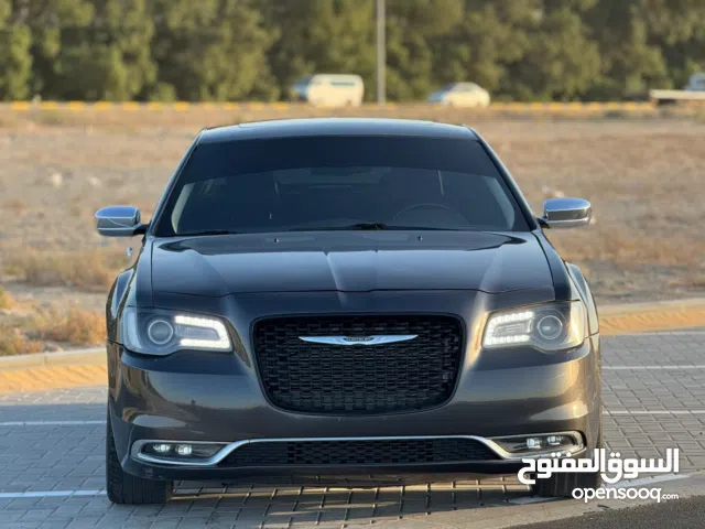 Chrysler c300 2018 full option panoramic v6 very clean car and very good condition