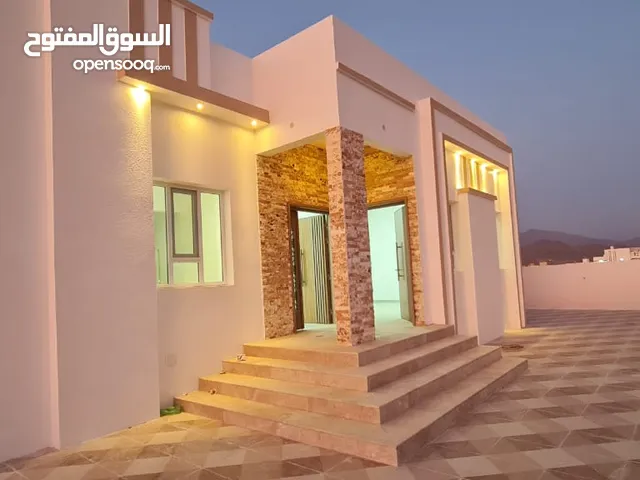 290 m2 3 Bedrooms Townhouse for Sale in Al Dakhiliya Nizwa