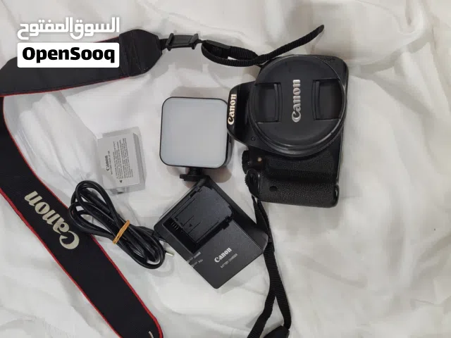 كاميرا كانون(700D)  الكاميرا معها كامل أغراضها