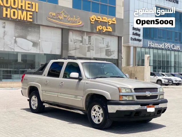 2005 Chevrolet Avalanche Standard