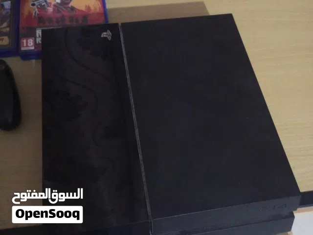 بلايستيشن 4 فات للبيع مع ايد اصليه مع سيده ردد2 وجراند 5 الجهاز نضيف جدا وما انفتح ولا مره