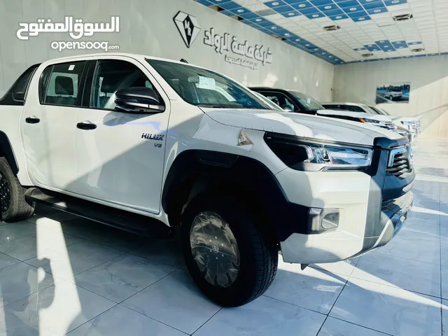 تويوتا هيلوكس دفع رباعي 6 سلندر من ماسة الرواد