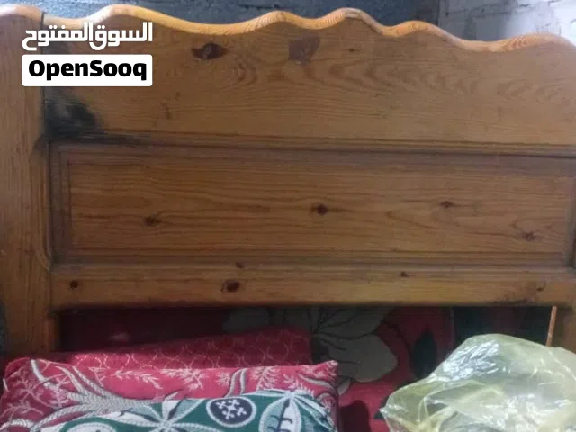 يوجد لدينا سرير نفر