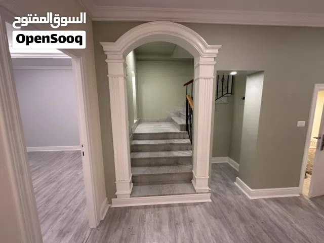 دوبلكس أرضي مع حديقة للإيجار في دير غبار – 220 متر مربع